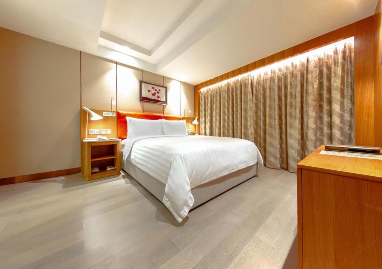 Royal Dragon Hotel Макао Екстериор снимка