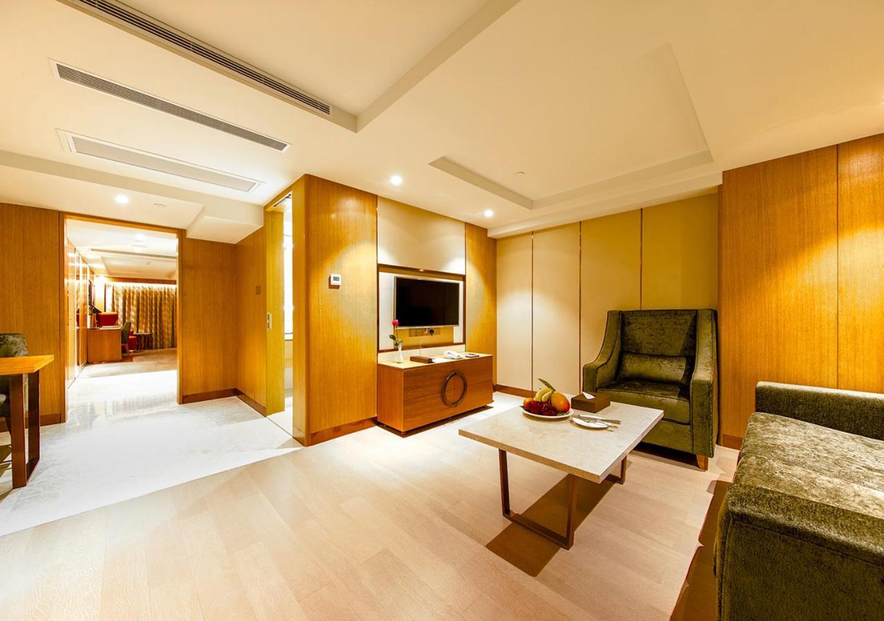 Royal Dragon Hotel Макао Екстериор снимка