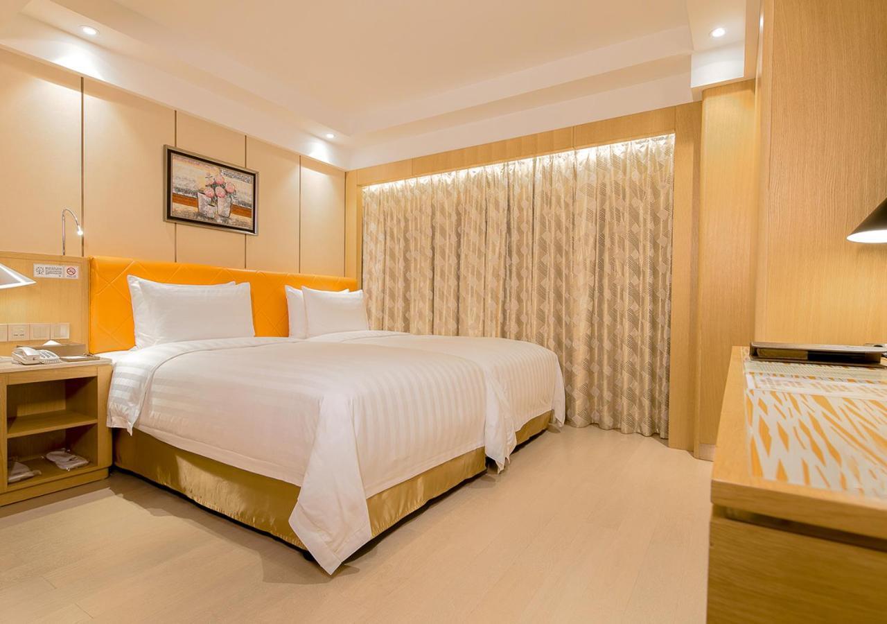 Royal Dragon Hotel Макао Екстериор снимка