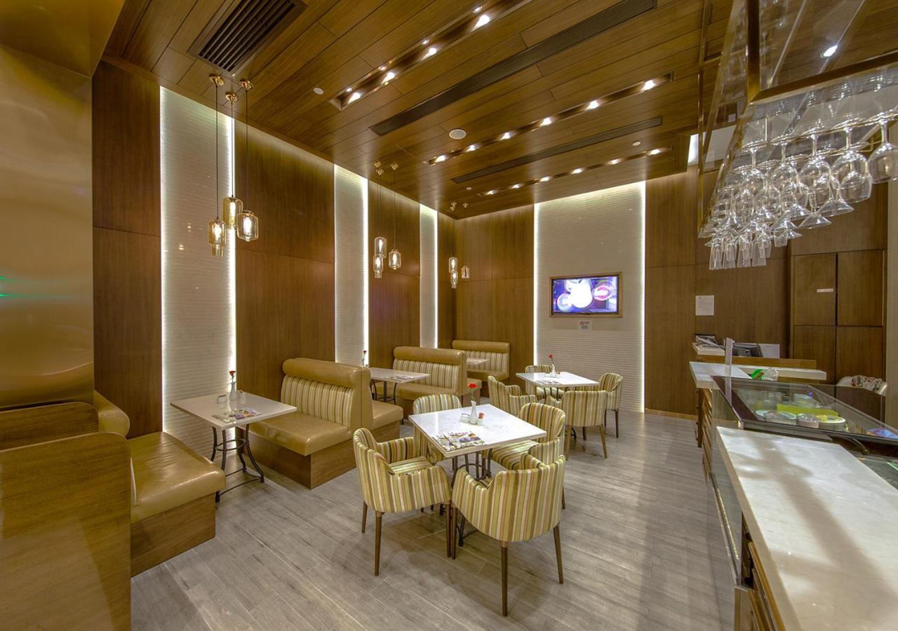 Royal Dragon Hotel Макао Екстериор снимка