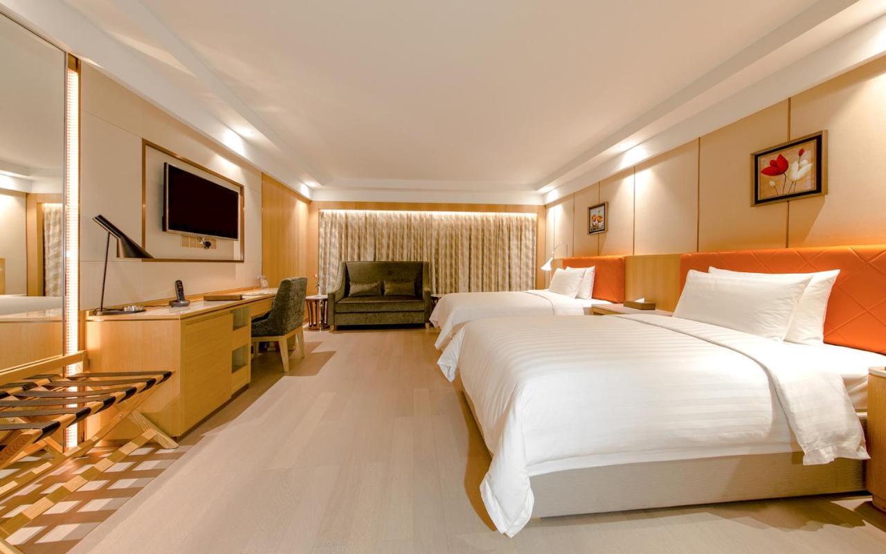 Royal Dragon Hotel Макао Екстериор снимка